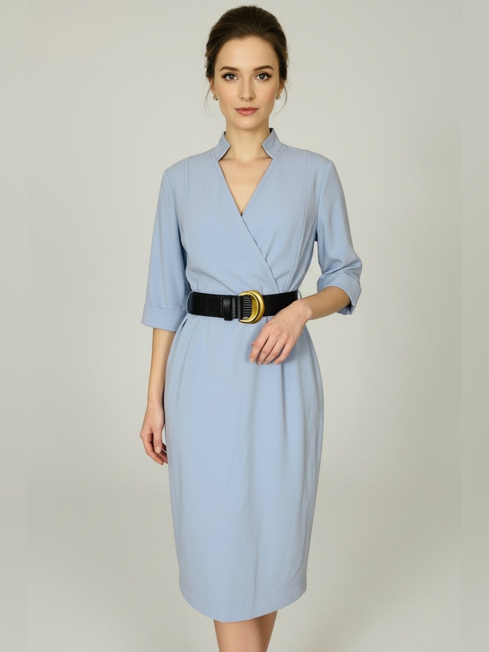 Elegant Lilac Midi Dress with Gold-Buckle Belt